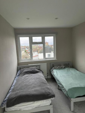 House KT5 9LW, 119 Beresford Avenue Surbiton, Kingston